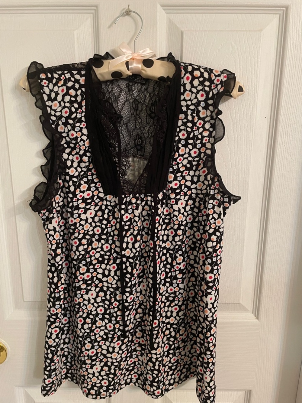 🖤 BLACK TAPE Lace Detail Floral Blouse Small